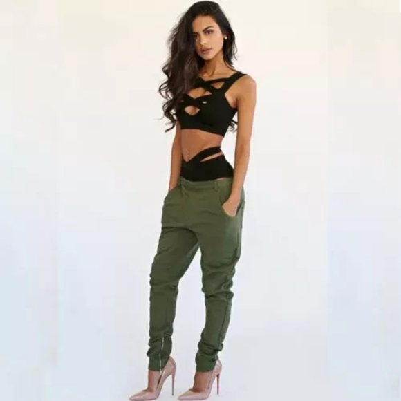 Black Bikini - Picture 2 of 2